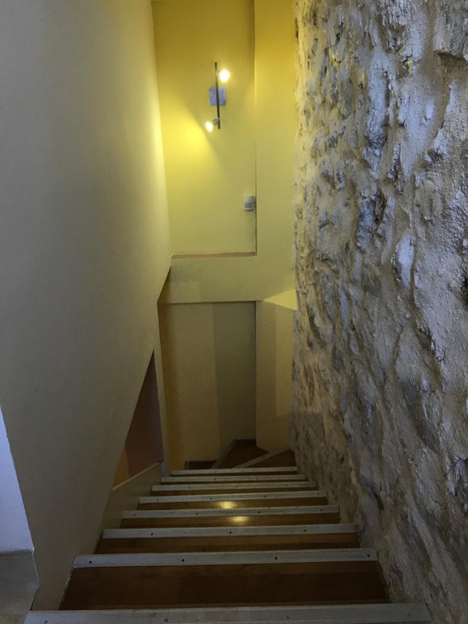 Apartman Toni ตรีบูนย์ ภายนอก รูปภาพ