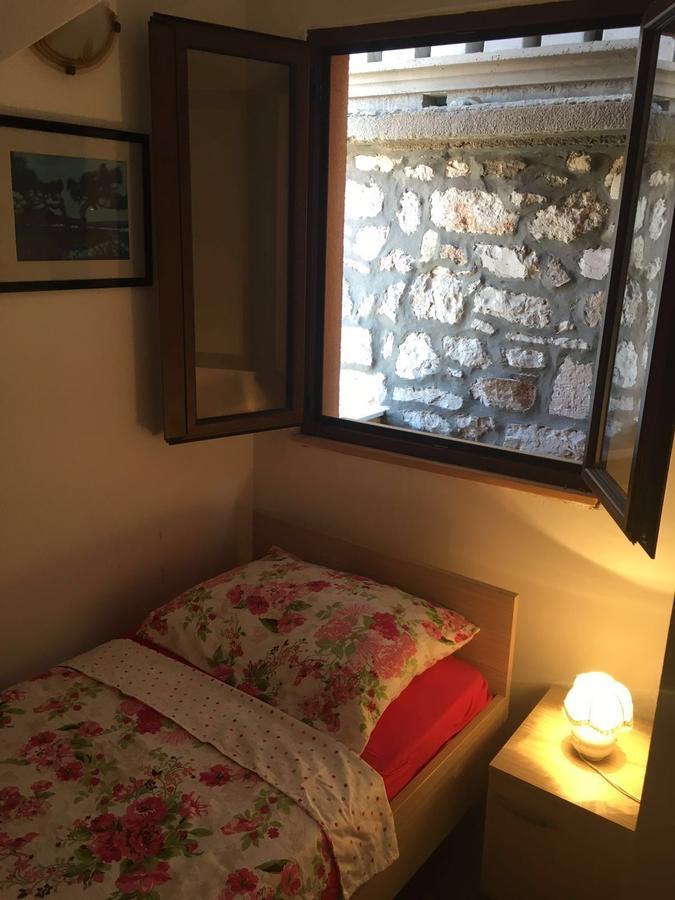 Apartman Toni ตรีบูนย์ ภายนอก รูปภาพ
