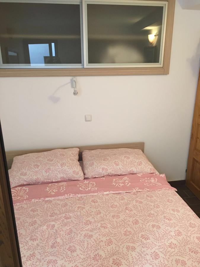 Apartman Toni ตรีบูนย์ ภายนอก รูปภาพ